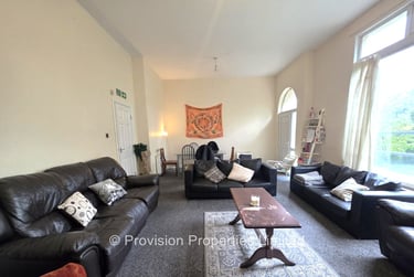 9 bed house, Moorland Avenue, Hyde Park, Leeds, LS61AP - Image 1