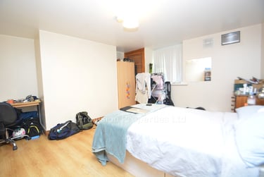 7 bed house, Chestnut Avenue, Hyde Park, Leeds, LS61AZ - Image 3