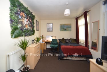 8 bed house, Brudenell Road, Hyde Park, Leeds, LS61LS - Image 2