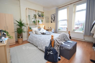 8 bed house, Brudenell Road, Hyde Park, Leeds, LS61LS - Image 1