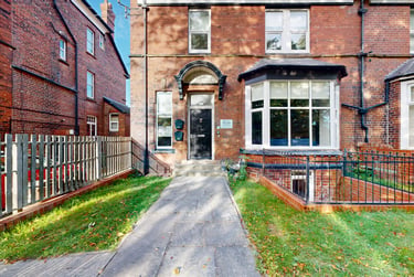 2 bed flat, Otley Road, Meanwood, Leeds, LS165JX - Image 9