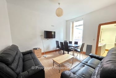 7 bed house, Manor Drive, Hyde Park, Leeds, LS61DD - Image 1