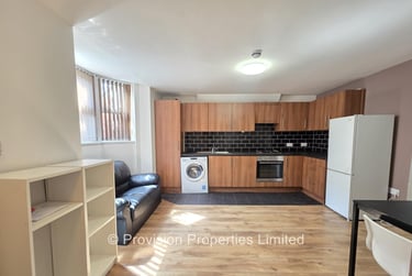 2 bed flat, Brudenell Mount, Hyde Park, Leeds, LS61HT - Image 1