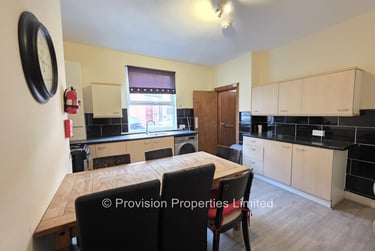 3 bed house, Branksome Place, Hyde Park, Leeds, LS61RQ - Image 2
