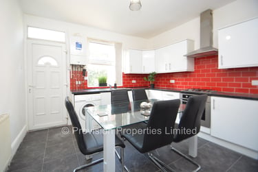 5 bed house, Royal Park Road, Hyde Park, Leeds, LS61JJ - Image 4