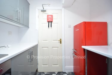 3 bed flat, Regent Park Terrace, Rampart Road, Leeds, LS62AX - Image 5