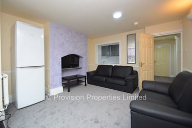 3 bed flat, Regent Park Terrace, Rampart Road, Leeds, LS62AX - Image 3