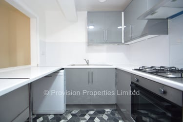 3 bed flat, Regent Park Terrace, Rampart Road, Leeds, LS62AX - Image 7
