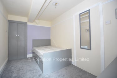 3 bed flat, Regent Park Terrace, Rampart Road, Leeds, LS62AX - Image 4
