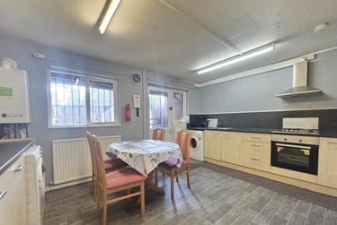 4 bed house, Well Close Rise, Woodhouse, Leeds, LS71HT - Image 2