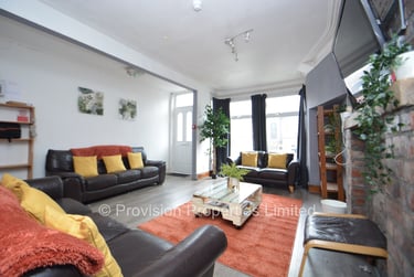 8 bed house, Manor Drive, Hyde Park, Leeds, LS61DD - Image 3