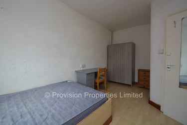 8 bed house, Manor Drive, Hyde Park, Leeds, LS61DD - Image 13