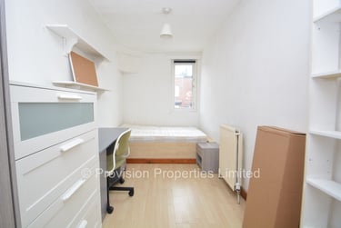 8 bed house, Manor Drive, Hyde Park, Leeds, LS61DD - Image 8