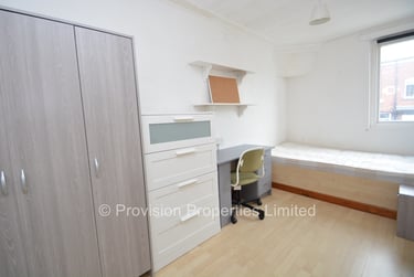 8 bed house, Manor Drive, Hyde Park, Leeds, LS61DD - Image 9