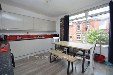 8 bed house, Manor Drive, Hyde Park, Leeds, LS61DD - Image 5