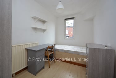 8 bed house, Manor Drive, Hyde Park, Leeds, LS61DD - Image 10