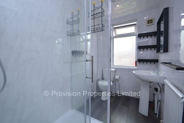 8 bed house, Manor Drive, Hyde Park, Leeds, LS61DD - Image 4