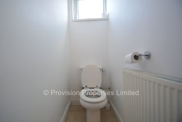 2 bed flat, Foxhill Court, Adel, Leeds, LS165PL - Image 8