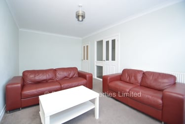 2 bed flat, Foxhill Court, Adel, Leeds, LS165PL - Image 1