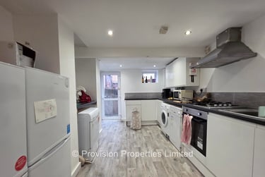 8 bed house, Brudenell Road, Hyde Park, Leeds, LS61HA - Image 9