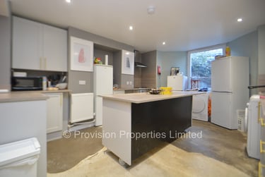 6 bed house, Ebberston Terrace, Hyde Park, Leeds, LS61AU - Image 4
