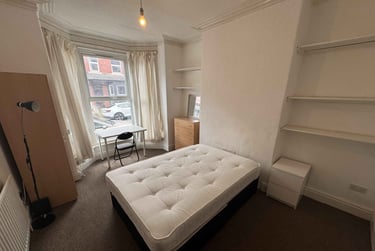 6 bed house, Hessle View, Hyde Park, Leeds, LS61ER - Image 3