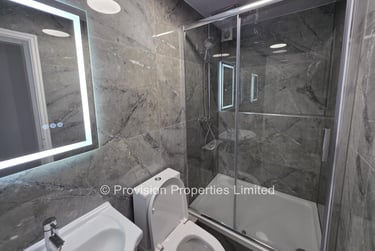 2 bed flat, Woodhouse Street, Rampart Road, Leeds, LS62JN - Image 2