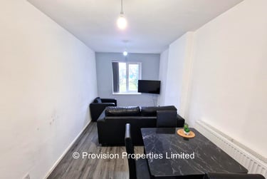 4 bed house, Well Close Rise, Woodhouse, Leeds, LS29ET - Image 3