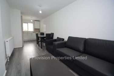 4 bed house, Well Close Rise, Woodhouse, Leeds, LS29ET - Image 2