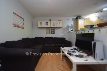 4 bed house, Hyde Park Close, Hyde Park, Leeds, LS61SF - Image 1