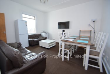 6 bed house, Woodsley Road, Hyde Park, Leeds, LS31DU - Image 1