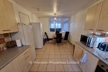3 bed house, Kendal Lane, Woodhouse, Leeds, LS31AS - Image 6