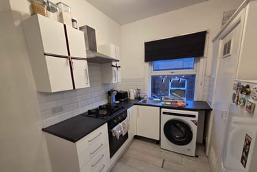 4 bed flat, Hanover Square, City Centre, Leeds, LS31BQ - Image 2