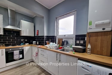 4 bed house, Hill Top Street, Hyde Park, Leeds, LS61NW - Image 2