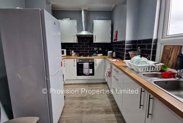 4 bed house, Hill Top Street, Hyde Park, Leeds, LS61NW - Image 3