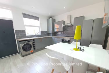 4 bed house, Royal Park Road, Hyde Park, Leeds, LS61JJ - Image 3