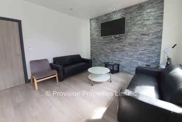 4 bed house, Royal Park Road, Hyde Park, Leeds, LS61JJ - Image 2