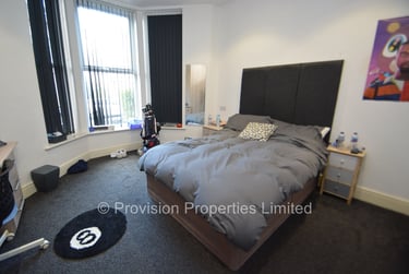 4 bed flat, Regent Park Avenue, Rampart Road, Leeds, LS62AU - Image 1