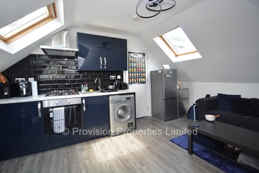 2 bed flat, Woodhouse Street, Rampart Road, Leeds, LS62JN - Image 3
