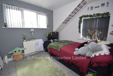 2 bed flat, Woodhouse Street, Rampart Road, Leeds, LS62JN - Image 1