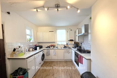 6 bed house, Ebberston Terrace, Hyde Park, Leeds, LS61AU - Image 2