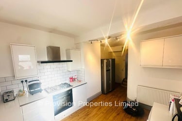 6 bed house, Ebberston Terrace, Hyde Park, Leeds, LS61AU - Image 3