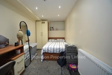 2 bed flat, Ashwood Terrace, Hyde Park, Leeds, LS62EH - Image 3