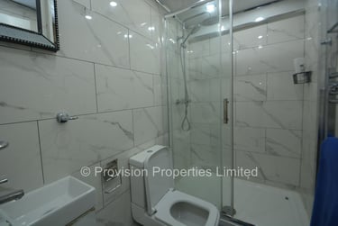 2 bed flat, Ashwood Terrace, Hyde Park, Leeds, LS62EH - Image 4