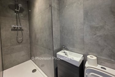 6 bed house, Providence Avenue, Rampart Road, Leeds, LS62HN - Image 2