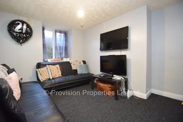 6 bed house, Providence Avenue, Rampart Road, Leeds, LS62HN - Image 1