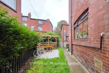 5 bed house, Manor Drive, Hyde Park, Leeds, LS61DD - Image 5