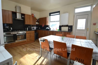 7 bed house, Hill Top Street, Hyde Park, Leeds, LS61NW - Image 4