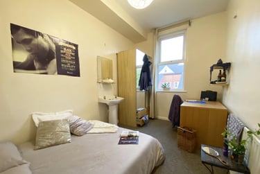 8 bed house, Ash Grove, Hyde Park, Leeds, LS61AX - Image 3
