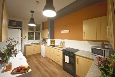 8 bed house, Ash Grove, Hyde Park, Leeds, LS61AX - Image 8